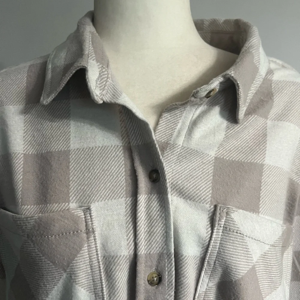 NWT-Casacabana, Women’s Flannel with Matching Hair Tie - Picture 2 of 6